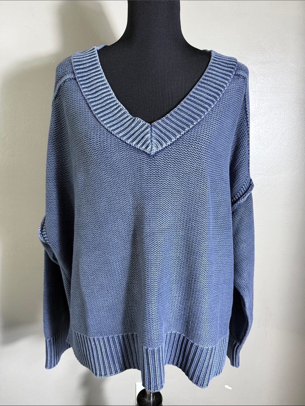 American Eagle Washed Blue V-Neck Women's Sweater Sz XL NWT